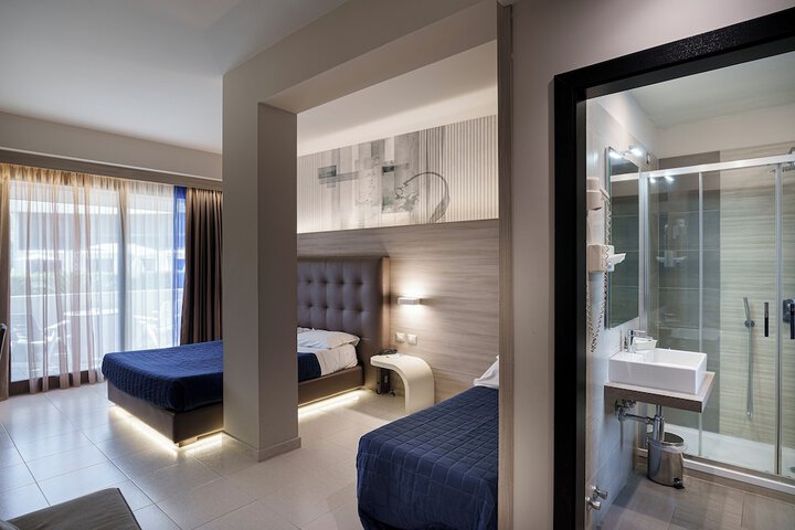 Room 29 of 63