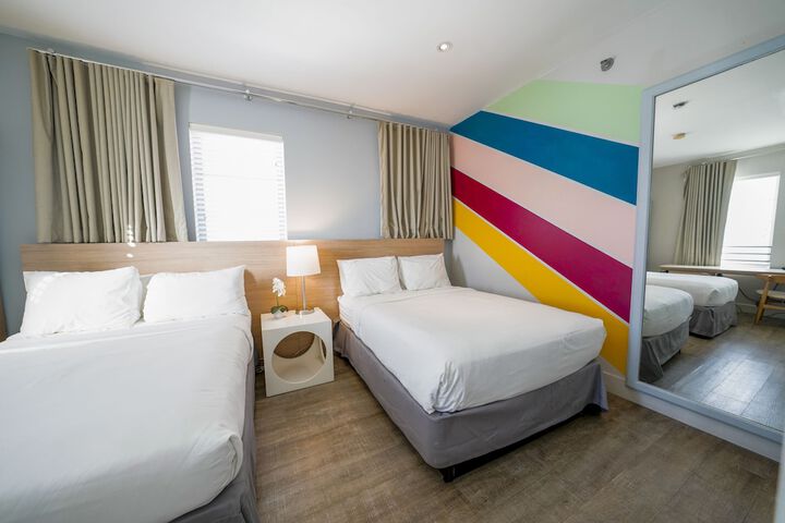 Room 27 of 118