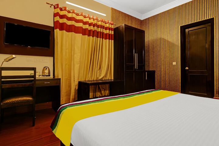 Room 11 of 27