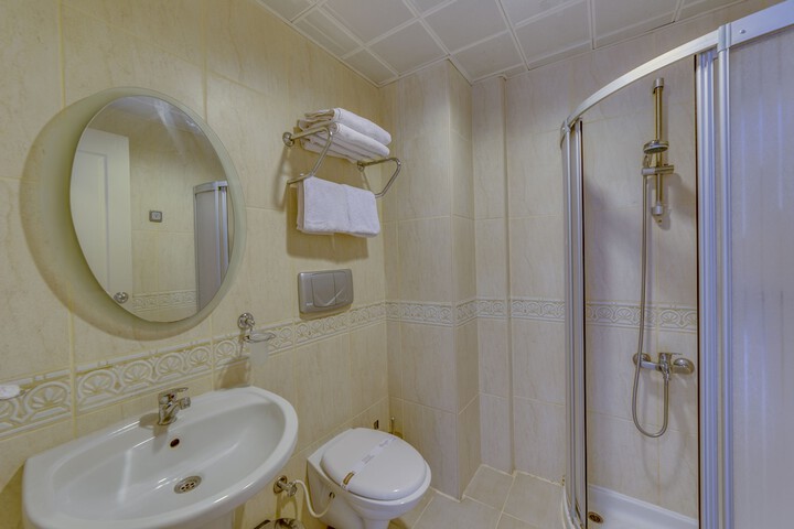Room 13 of 25