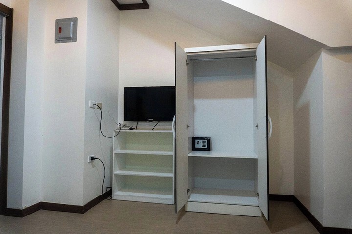 Room 3 of 20