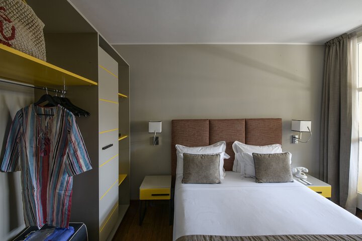 Room 8 of 95