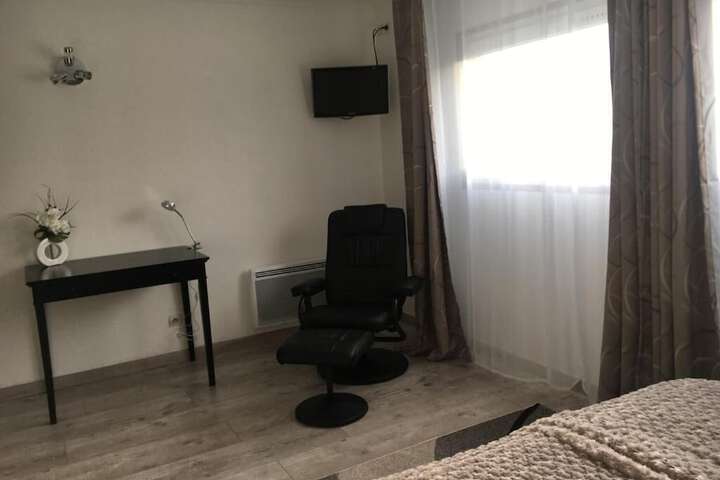 Room 3 of 17