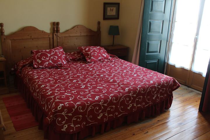 Room 8 of 32