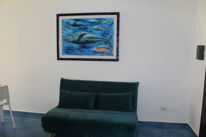 Room 2 of 10