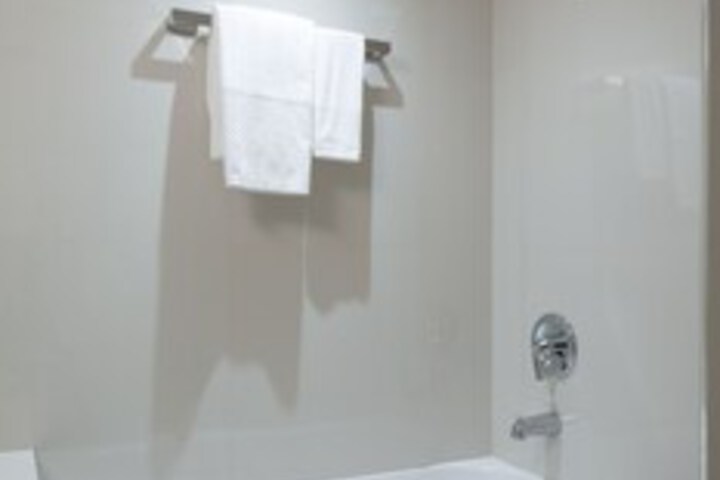 Room 12 of 103