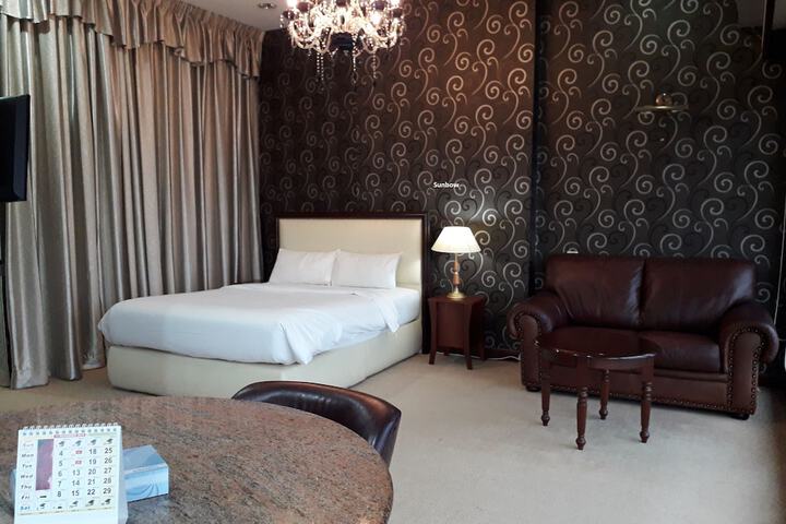 Room 21 of 87