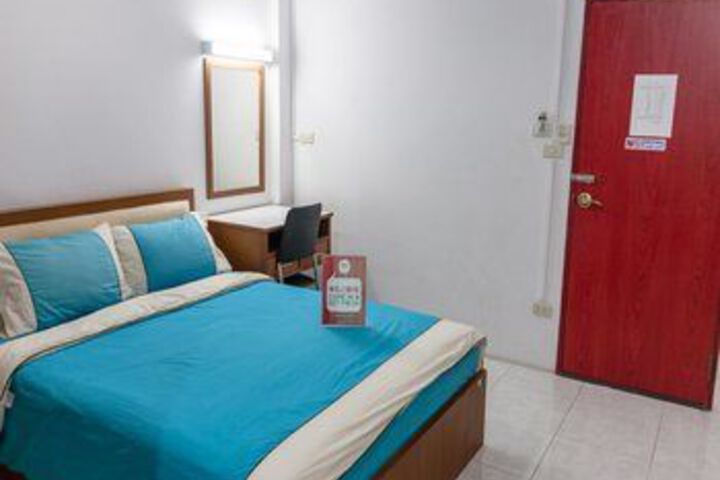 Room 13 of 26
