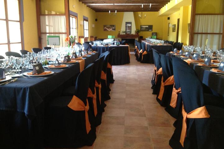 Dining 14 of 21