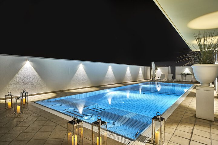 Hotel with Pool