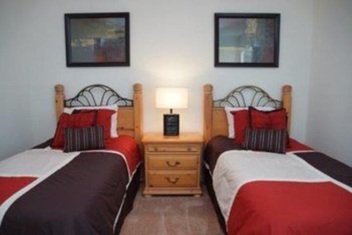 Room 9 of 26