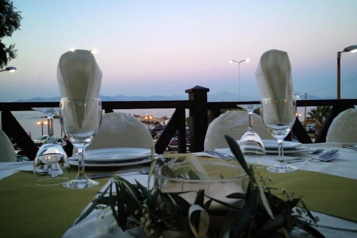 Dining 44 of 48