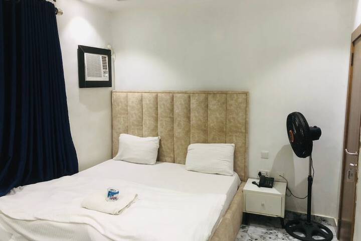 Room 12 of 24