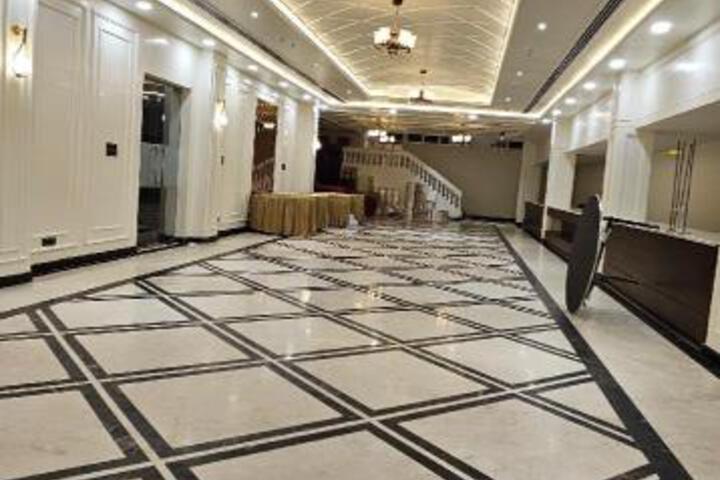 Shri ganpati sweet restaurant bakery banquet hotel
