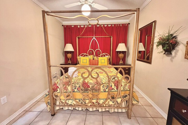 Room 22 of 90