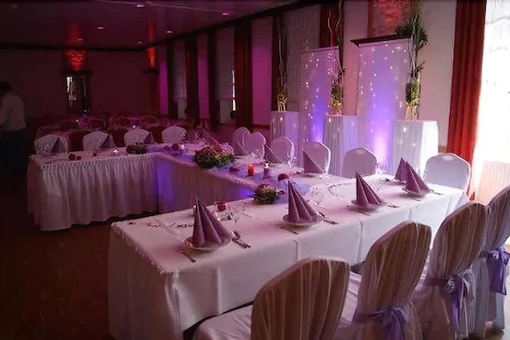 Ballroom/Hall 36 of 47