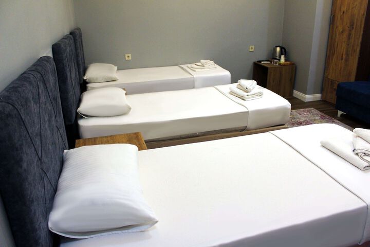Room 33 of 108