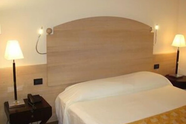 Room 4 of 26