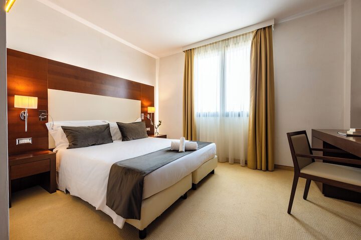 Room 48 of 128