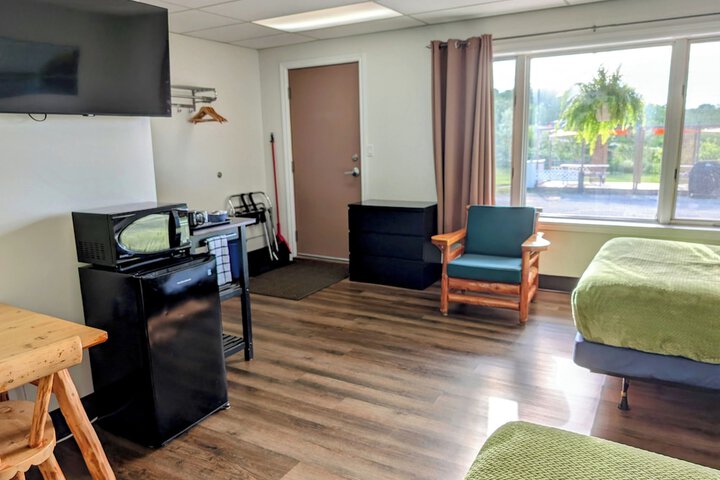 Room 12 of 27