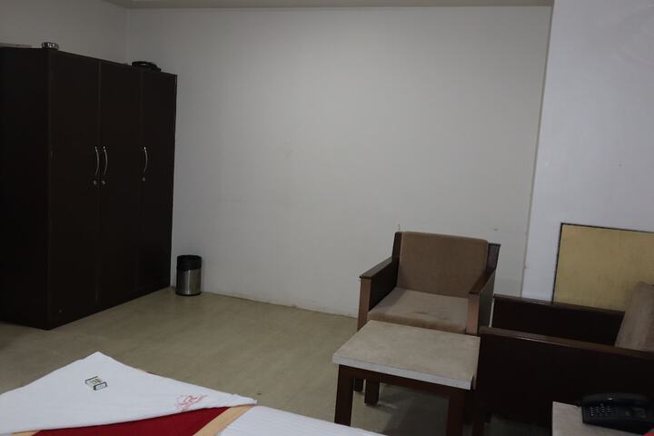 Room 8 of 24