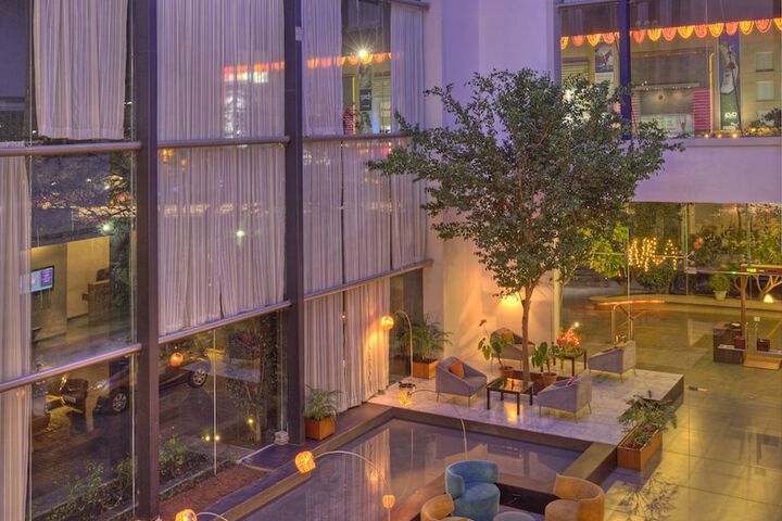 Entrance & Lobby