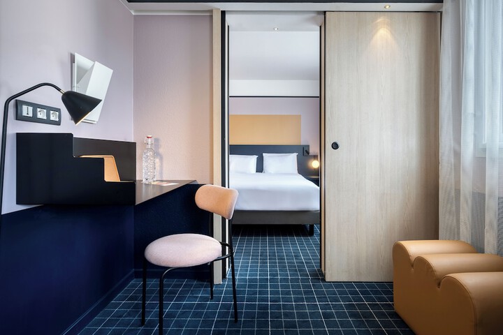 Room 5 of 73