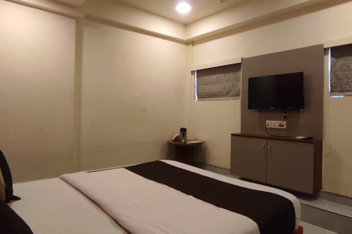 Room 7 of 44