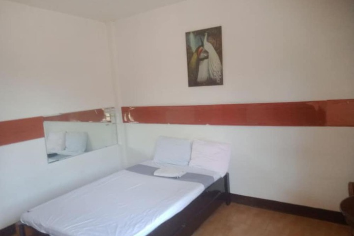 Room 10 of 24