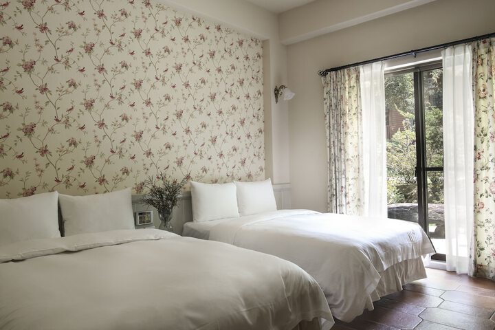 Room 14 of 48