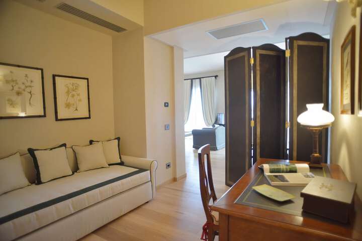 Room 15 of 216