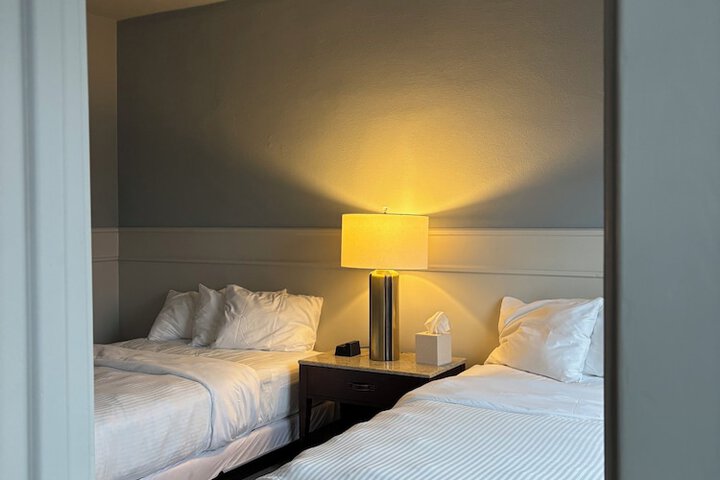 Room 8 of 27