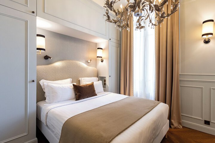 Room 25 of 53