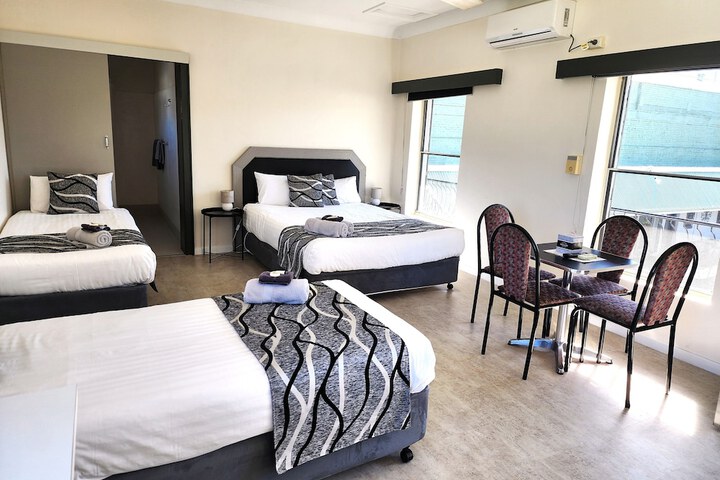 Room 21 of 28