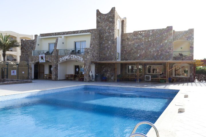 Hotel with Pool