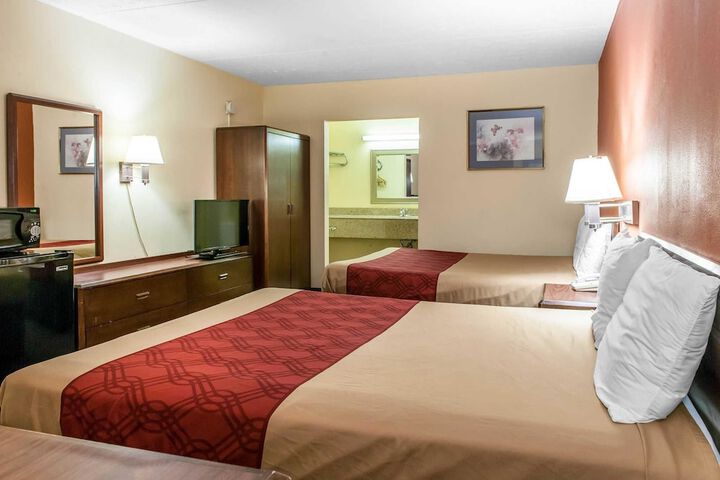 2 Double Beds (13 of 20)