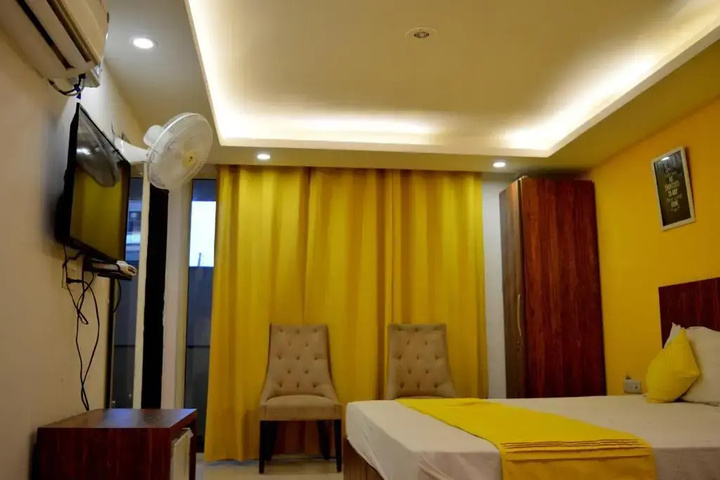 LA Rooms