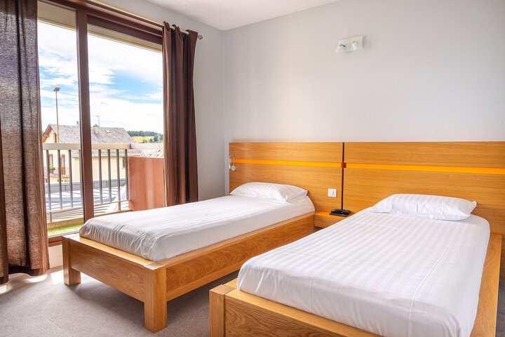 Room 6 of 38