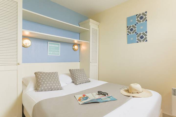 Room 6 of 43