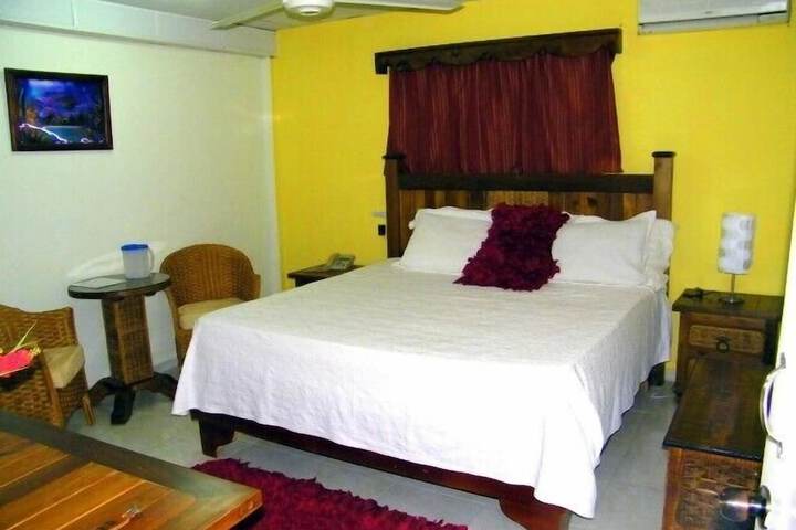 Room 5 of 32