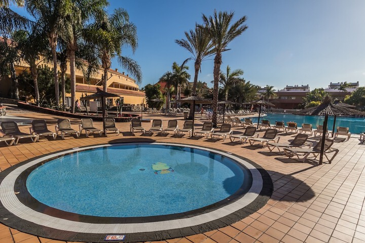 Pool Hotel