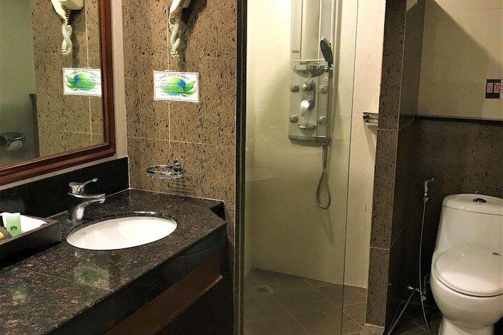 Room 27 of 65
