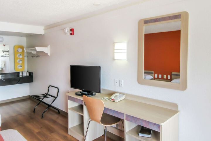 Room 3 of 24