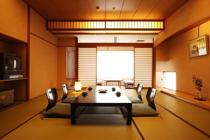 Room 7 of 34