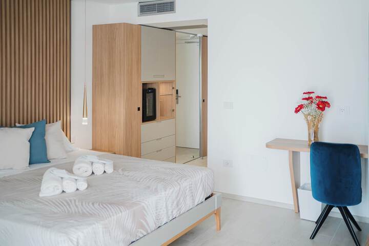Room 34 of 122