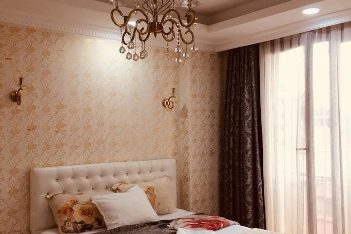 Room 6 of 30