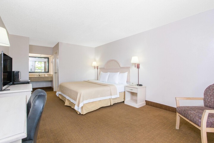 Room 17 of 41