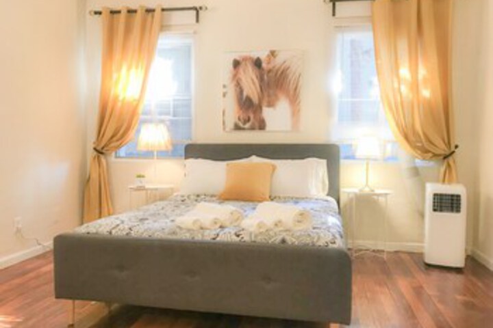 Room 27 of 34