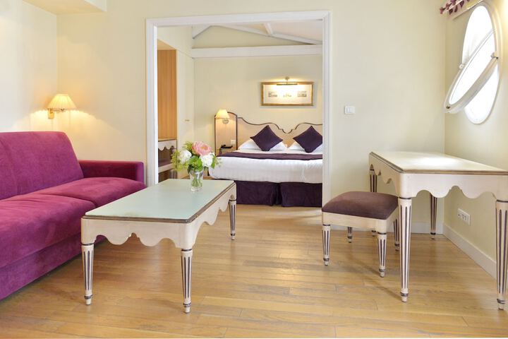 Hôtel Suites Unic Renoir Saint Germain in Paris