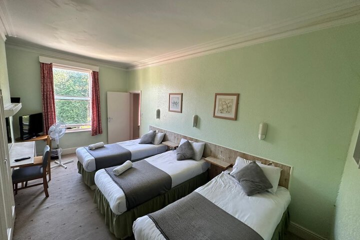Room 32 of 67